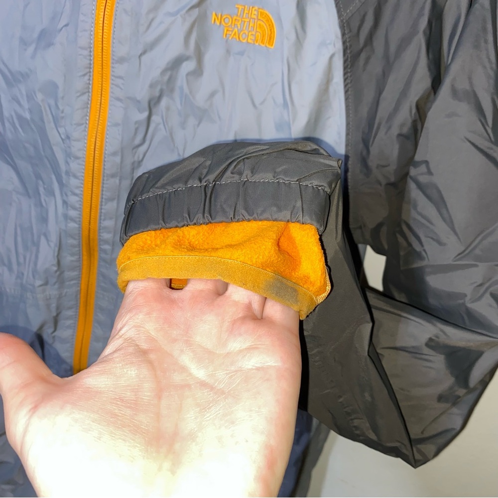 The North Face Kids Lightweight Rain Jacket Size L - Picture 4 of 5